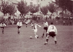 Freundschaftsspiel/Volksfestturnier (?) der Union Rohrbach gegen SV Haslach bei der Schwefeldarre (ca. von 1964-68)