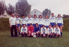 Union Rohrbach: Meistermannschaft 1973/74 -- stehend v.l.: Sektionsleiter Günter Rauch, Rainer Poglies, Walter Jell, Kapitän Alfons Mayrhofer, Harald Binder, Rudolf Altendorfer, Karl Perfahl, Gerhard Sleska, Eduard Hannerer -- hockend v.l.: Hermann Kempinger, Klaus Laher, Wolfgang Zauner, Walter Stallinger, Rudolf Stallinger, Hermann Stallinger