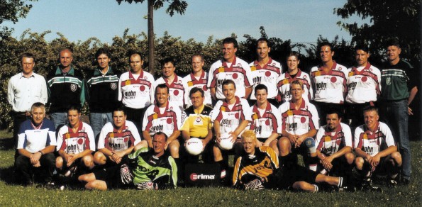 - Union Rohrbach/Berg - das Team im Frühjahr 2001 auf dem Trainingslager in Zypern - stehend: Rudolf Altendorfer (SL-Stv.), Franz Lanzerstorfer (Trainer), Vaclav Miksicek (Torwart-Trainer), Ernst Richtsfeld, Johannes Wild, Thomas Mühlparzer, Milan Pribyl, Christian Stallinger, Alexander Unger, Manuel Engleder, Josef Kehrer, Gerhard Engleder (SL) -- hockend: Eduard Hannerer (SL-Stv.), Martin Wöss, Dietmar Schuster, Herbert Zach, Walter Stallinger (Masseur), Dominik Schürz, Ralph Turner, Renè Beham, Roland Löfler, Markus Eisschiel -- liegend: Daniel Kerl, Stefan Hofer
